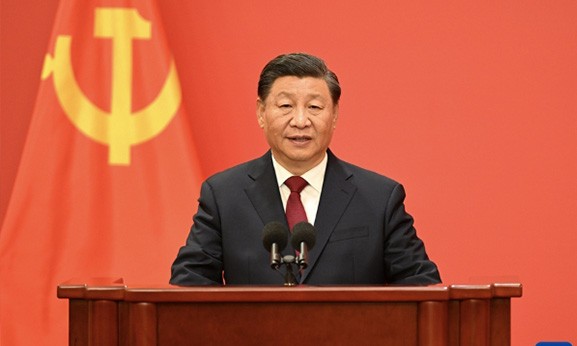 （二十大受權(quán)發(fā)布）習近平在二十屆中共中央政治局常委同中外記者見面時強調(diào) 始終堅持一切為了人民一切依靠人民 以中國式現(xiàn)代化全面推進中華民族偉大復興